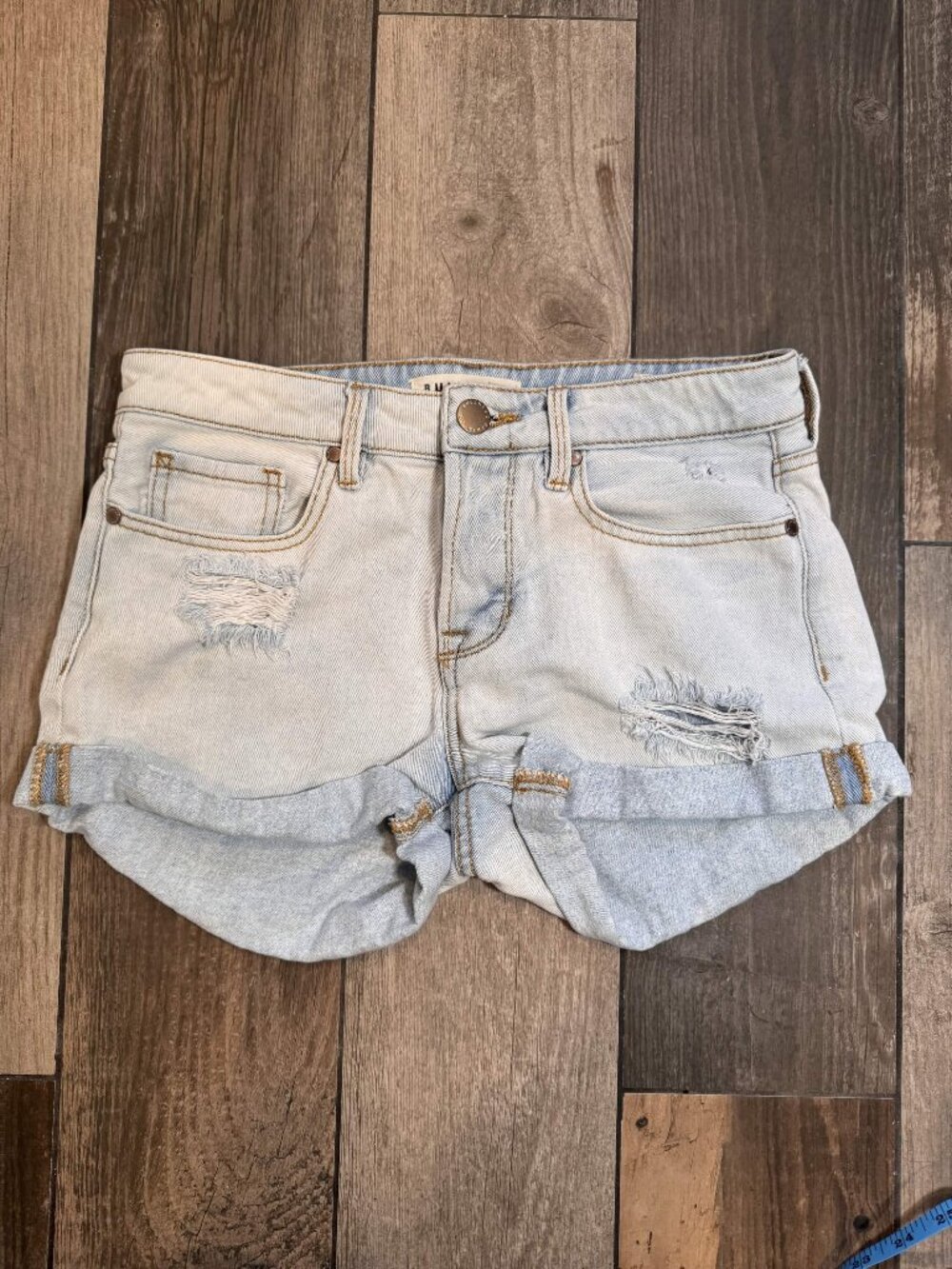 Bullhead Denim Co. Girlfriend Distressed Denim Shorts Size 25